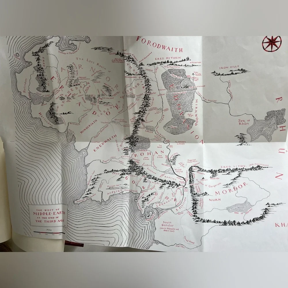 THE LORD OF THE RINGS: Books 1-3 - Map and Case - Collector's Edition